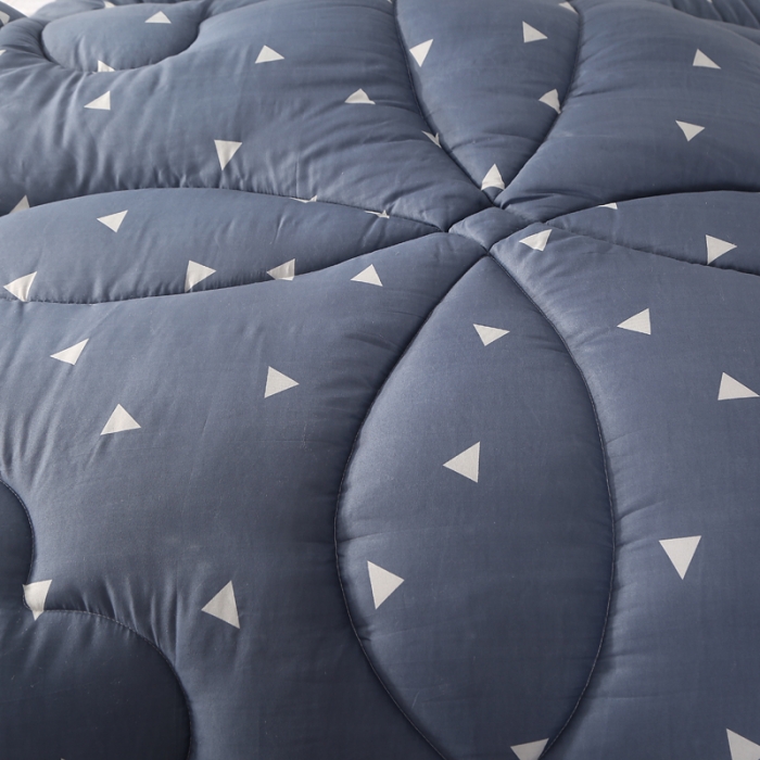 91家纺网 家纺一手货源 找家纺 畅销被业2021新款印花冬被被子被芯 爱巢