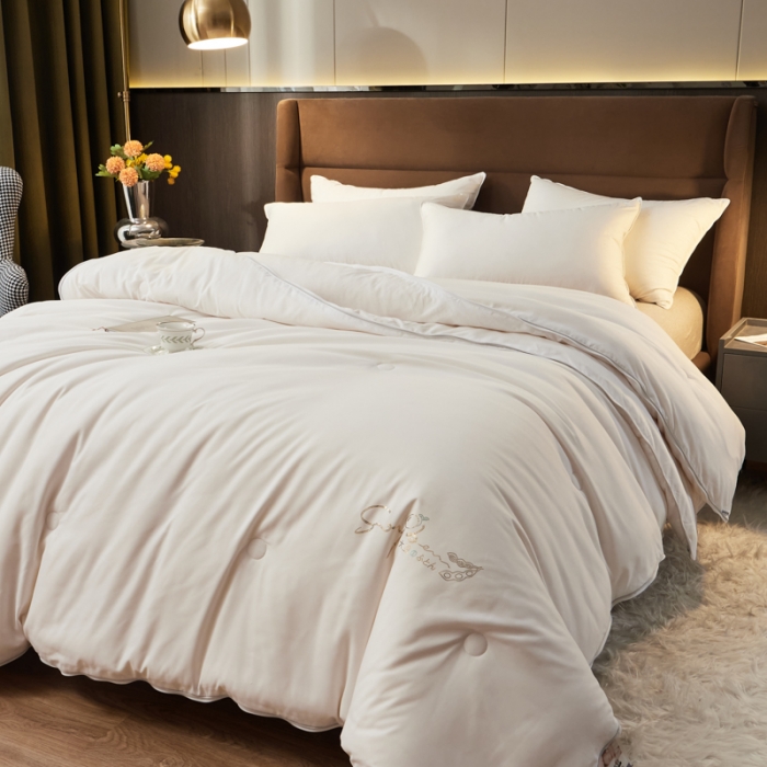 91家纺网 家纺一手货源 找家纺 慕尚 2022新款亲肤二合一大豆子母被镶钻款 大豆白