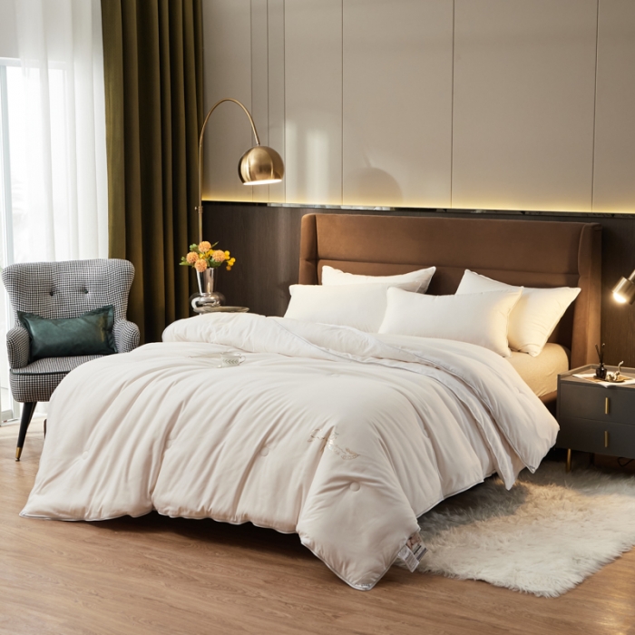 91家纺网 家纺一手货源 找家纺 慕尚 2022新款亲肤二合一大豆子母被镶钻款 大豆白