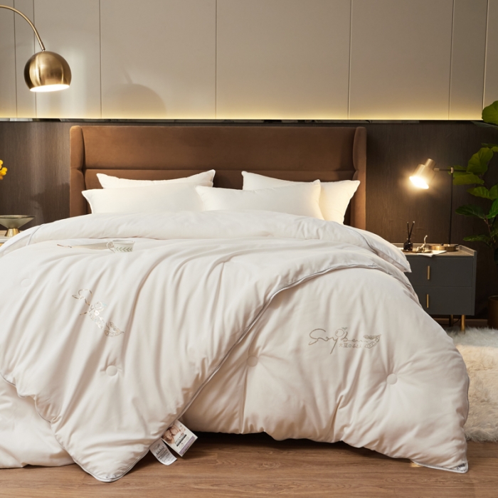 91家纺网 家纺一手货源 找家纺 慕尚 2022新款亲肤二合一大豆子母被镶钻款 大豆白