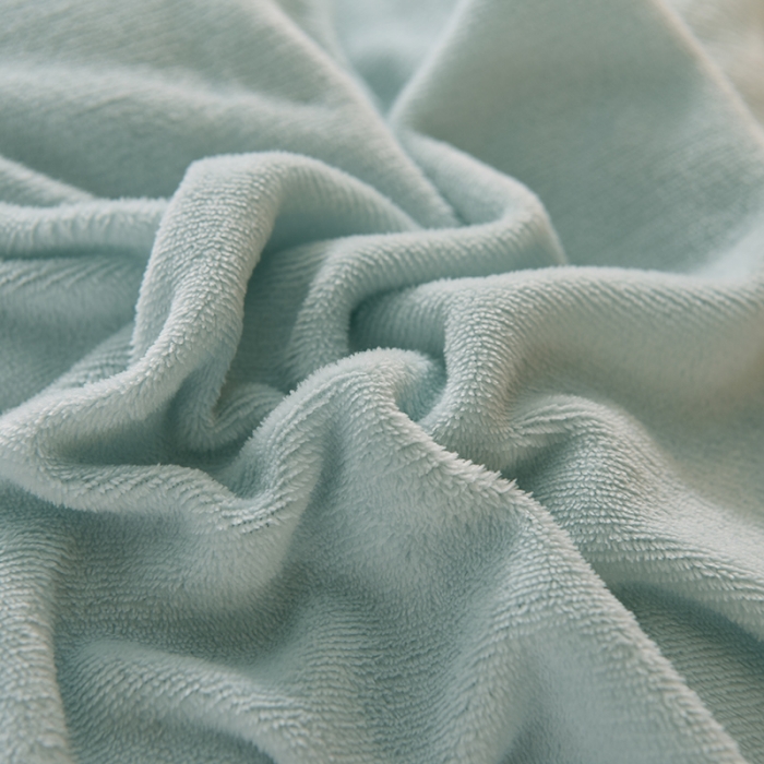 91家纺网 家纺一手货源 找家纺 艾米家居 2021新款牛奶绒刺绣H款四件套 豆绿