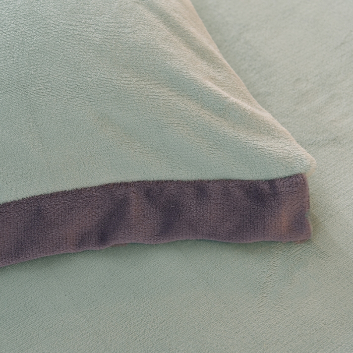 91家纺网 家纺一手货源 找家纺 艾米家居 2021新款牛奶绒刺绣H款四件套 豆绿