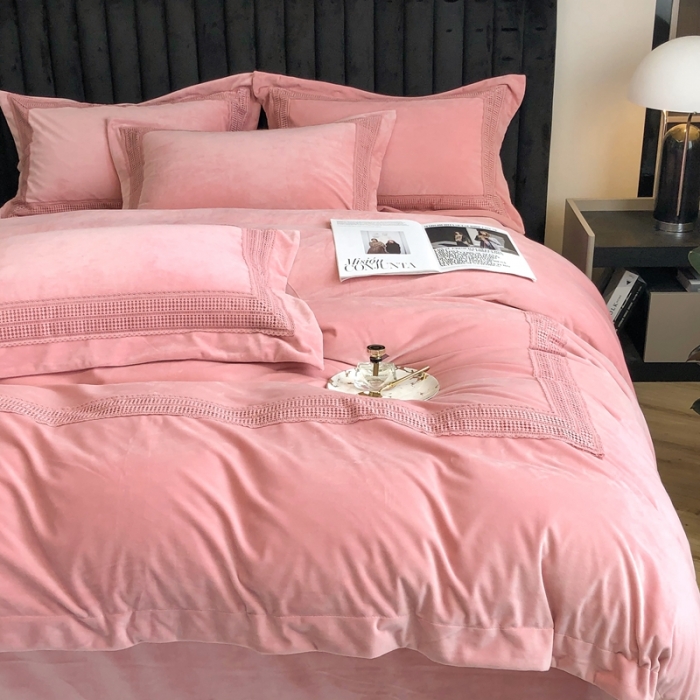 91家纺网 家纺一手货源 找家纺 榻尚 2021新款柔肤绒花边款四件套遇见系列 粉