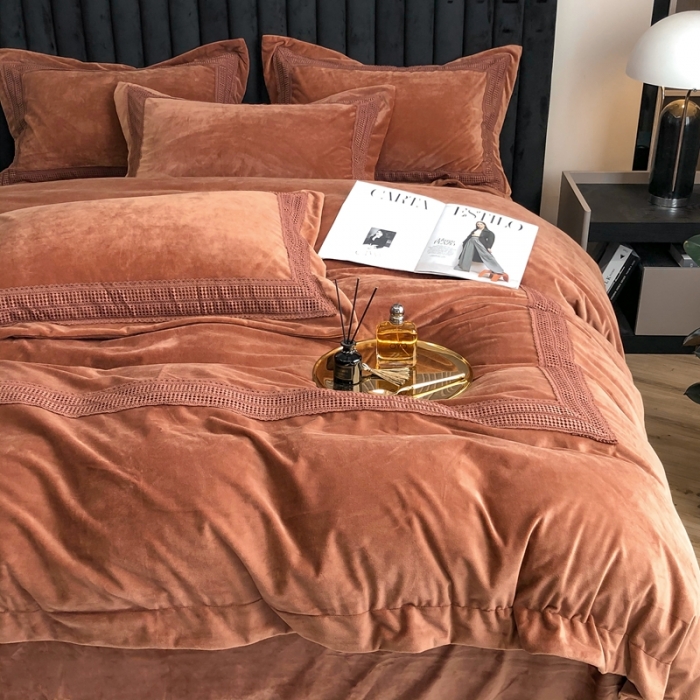 91家纺网 家纺一手货源 找家纺 榻尚 2021新款柔肤绒花边款四件套遇见系列 焦糖