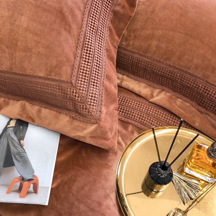 91家纺网 家纺一手货源 找家纺 榻尚 2021新款柔肤绒花边款四件套遇见系列 焦糖