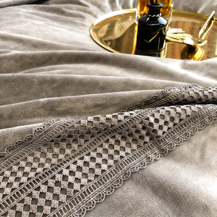 91家纺网 家纺一手货源 找家纺 榻尚 2021新款柔肤绒花边款四件套遇见系列 咖