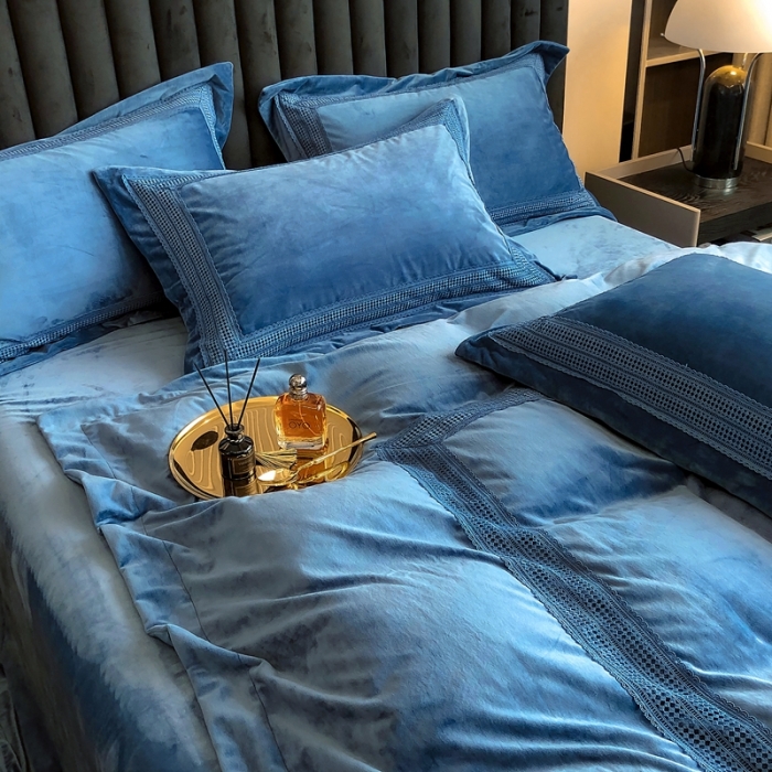 91家纺网 家纺一手货源 找家纺 榻尚 2021新款柔肤绒花边款四件套遇见系列 深蓝