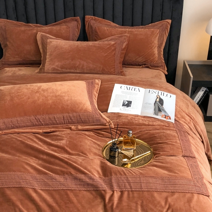 91家纺网 家纺一手货源 找家纺 榻尚 2021新款柔肤绒花边款四件套遇见系列 焦糖