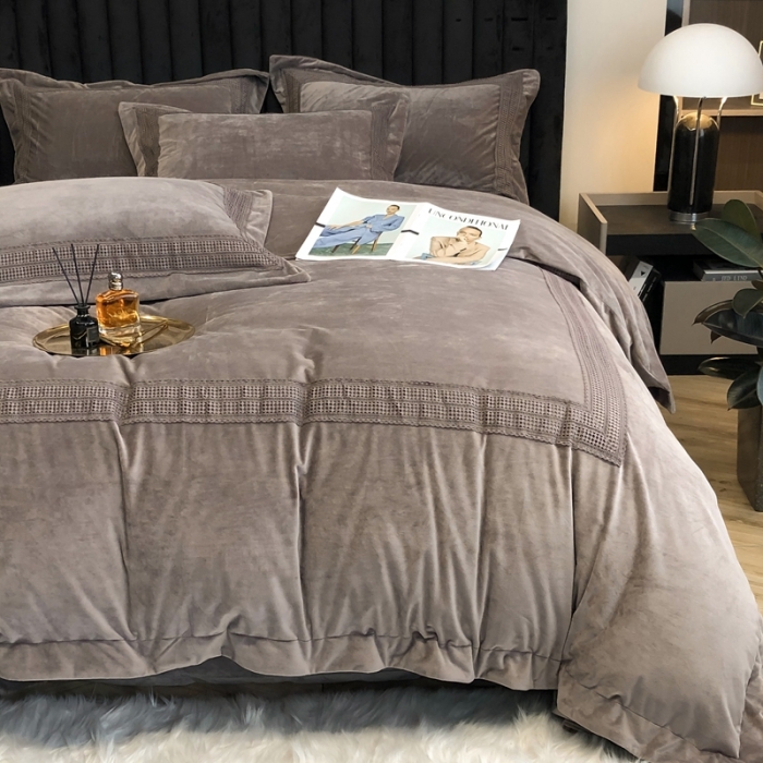 91家纺网 家纺一手货源 找家纺 榻尚 2021新款柔肤绒花边款四件套遇见系列 咖