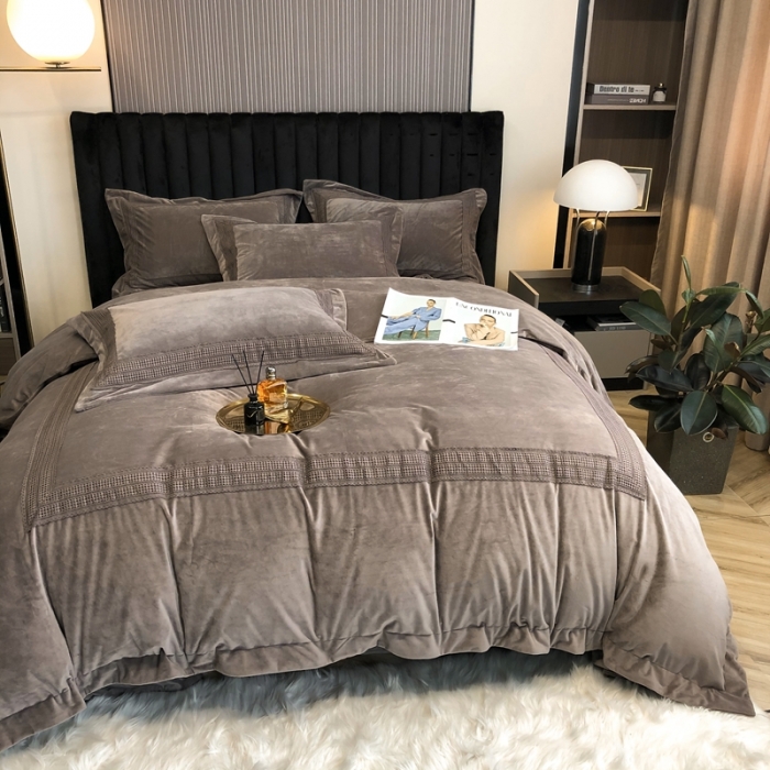 91家纺网 家纺一手货源 找家纺 榻尚 2021新款柔肤绒花边款四件套遇见系列 咖