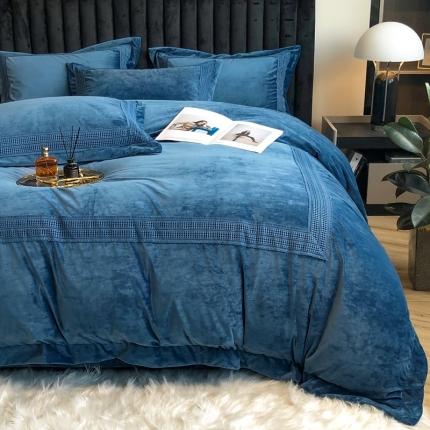 91家纺网 家纺一手货源 找家纺 榻尚 2021新款柔肤绒花边款四件套遇见系列 深蓝