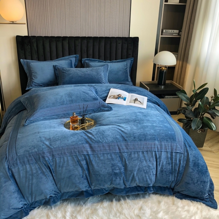 91家纺网 家纺一手货源 找家纺 榻尚 2021新款柔肤绒花边款四件套遇见系列 深蓝