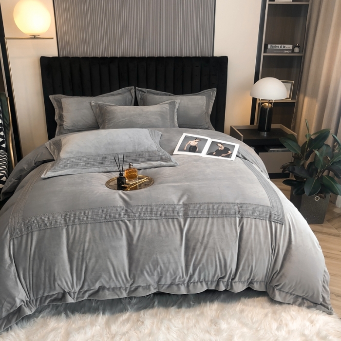 91家纺网 家纺一手货源 找家纺 榻尚 2021新款柔肤绒花边款四件套遇见系列 银灰