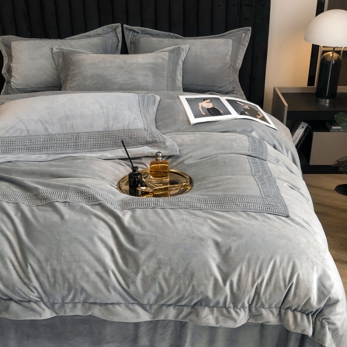 91家纺网 家纺一手货源 找家纺 榻尚 2021新款柔肤绒花边款四件套遇见系列 银灰