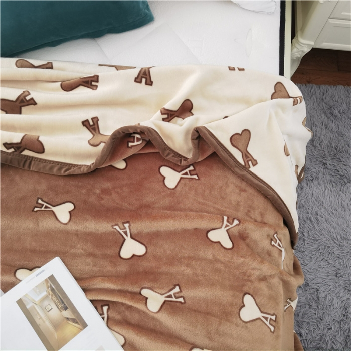 91家纺网 家纺一手货源 找家纺 卡奥AB版加厚复合云毯法莱绒毛毯空调休闲毯沙发盖毯 咖爱心