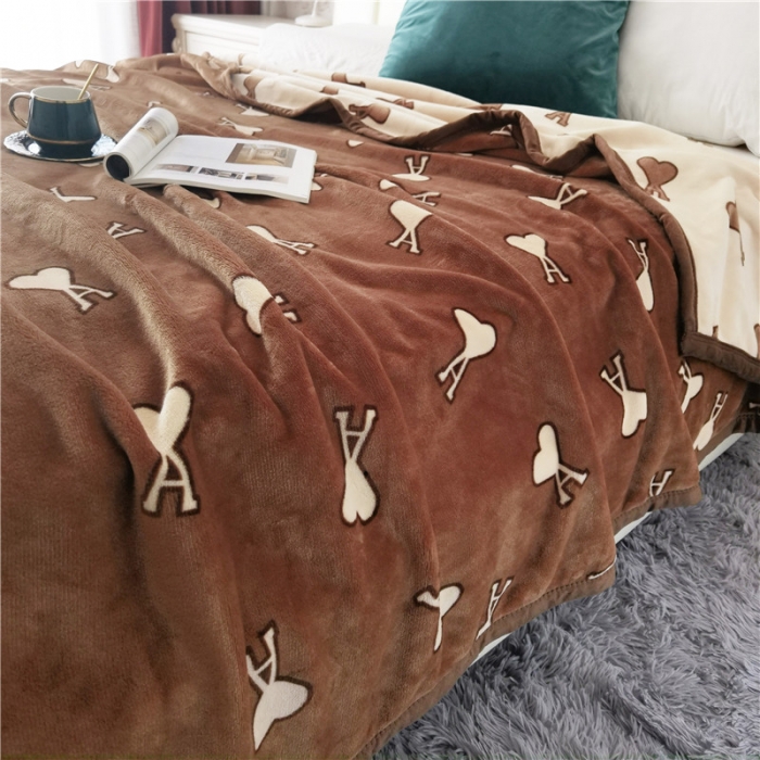 91家纺网 家纺一手货源 找家纺 卡奥AB版加厚复合云毯法莱绒毛毯空调休闲毯沙发盖毯 咖爱心