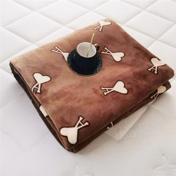 91家纺网 家纺一手货源 找家纺 卡奥AB版加厚复合云毯法莱绒毛毯空调休闲毯沙发盖毯 咖爱心