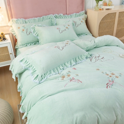 91家纺网 家纺一手货源 找家纺 （总）亲亲公主2025秋冬保暖新款牛奶绒保暖四件套绣花四件套