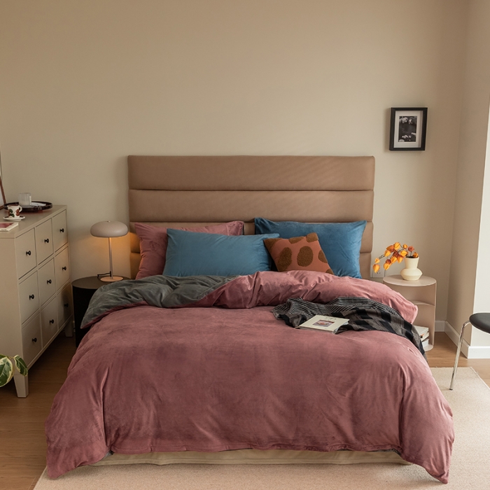 91家纺网 家纺一手货源 找家纺 寐眠2021新款天鹅绒被套 藕粉+深灰