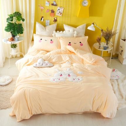 91家纺网 家纺一手货源 找家纺 青竹苑 2021新款婴儿宝宝绒牛奶绒贴布绣花四件套云朵米色