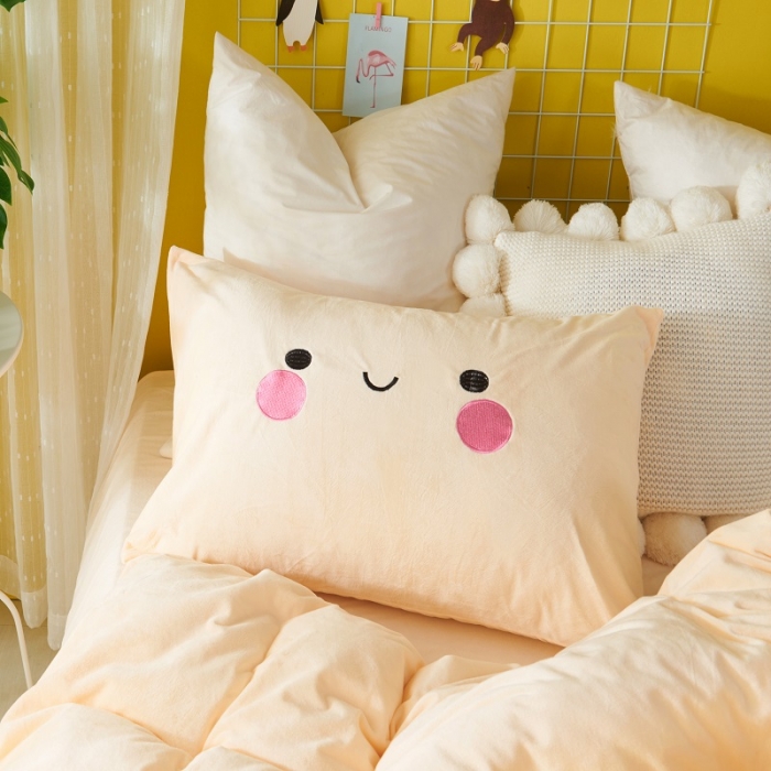 91家纺网 家纺一手货源 找家纺 青竹苑 2021新款婴儿宝宝绒牛奶绒贴布绣花四件套云朵米色