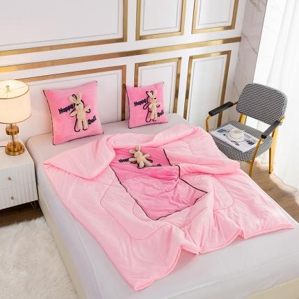 91家纺网 家纺一手货源 找家纺 宝马家纺 2022新款毛巾绣抱枕被 幸运兔-粉