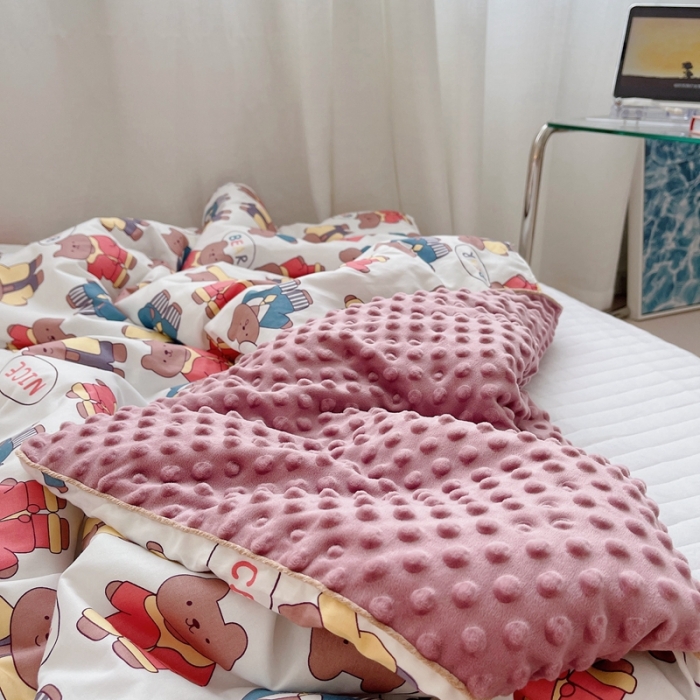 91家纺网 家纺一手货源 找家纺 星期八 2021新款韩国超ins进口安抚豆豆被子春秋被 ok熊