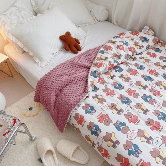 91家纺网 家纺一手货源 找家纺 星期八 2021新款韩国超ins进口安抚豆豆被子春秋被 ok熊