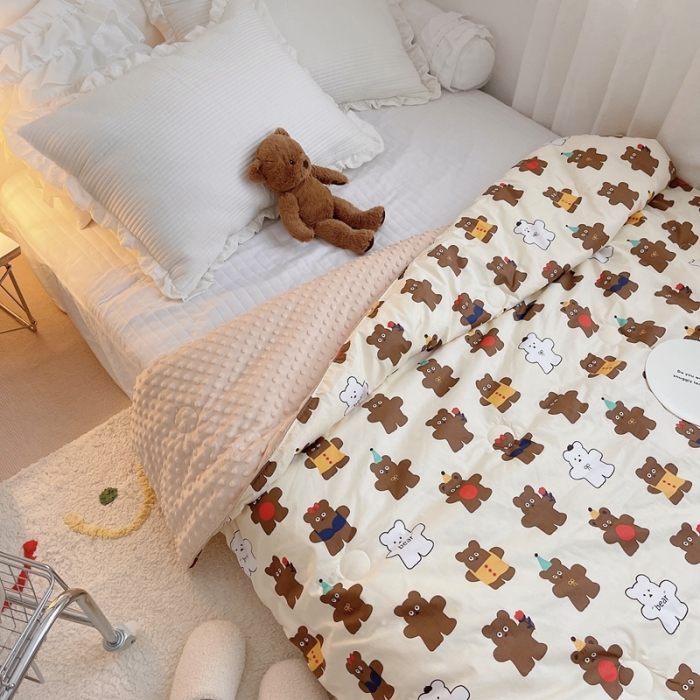 91家纺网 家纺一手货源 找家纺 星期八 2021新款韩国超ins进口安抚豆豆被子春秋被 机器熊棕