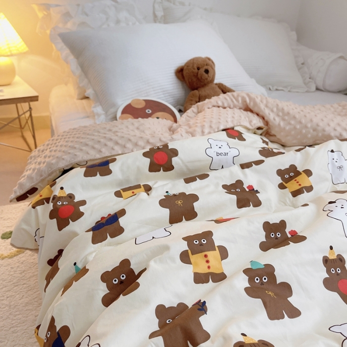 91家纺网 家纺一手货源 找家纺 星期八 2021新款韩国超ins进口安抚豆豆被子春秋被 机器熊棕