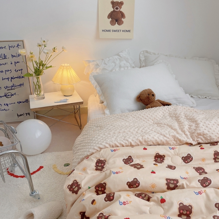 91家纺网 家纺一手货源 找家纺 星期八 2021新款韩国超ins进口安抚豆豆被子春秋被 玫瑰熊