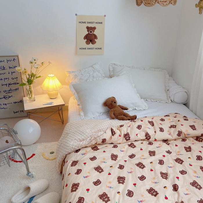 91家纺网 家纺一手货源 找家纺 星期八 2021新款韩国超ins进口安抚豆豆被子春秋被 玫瑰熊