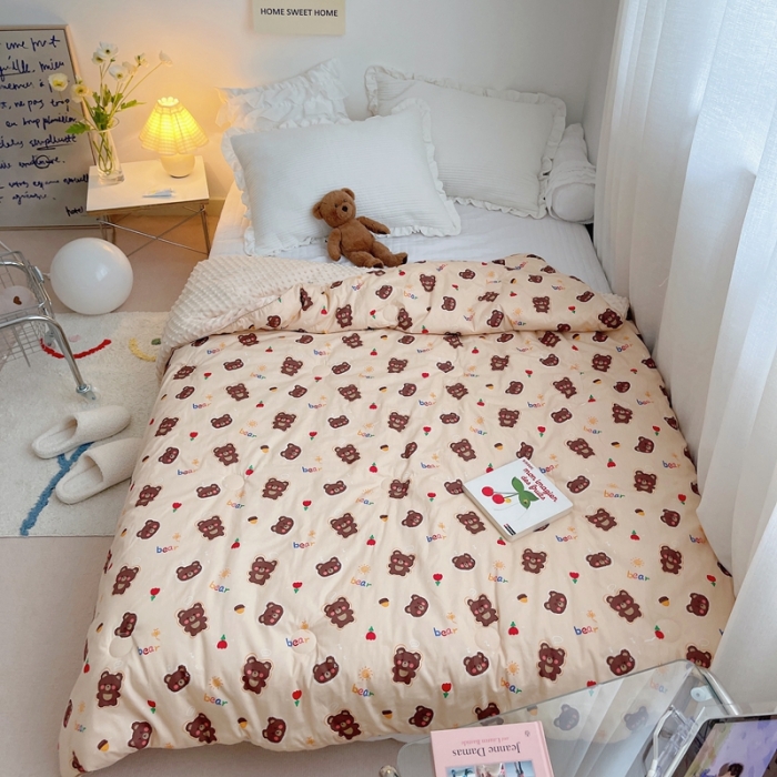 91家纺网 家纺一手货源 找家纺 星期八 2021新款韩国超ins进口安抚豆豆被子春秋被 玫瑰熊