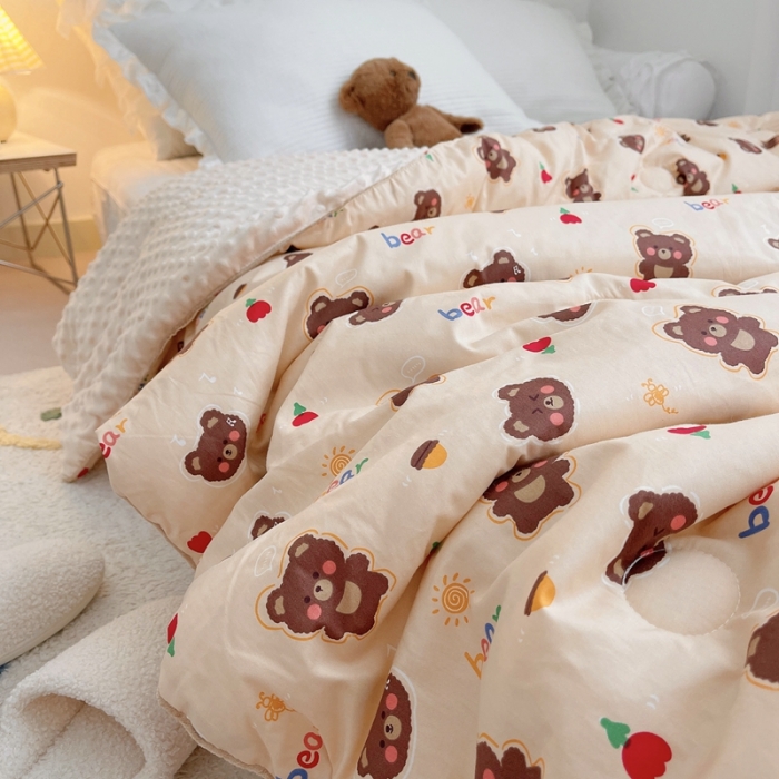 91家纺网 家纺一手货源 找家纺 星期八 2021新款韩国超ins进口安抚豆豆被子春秋被 玫瑰熊