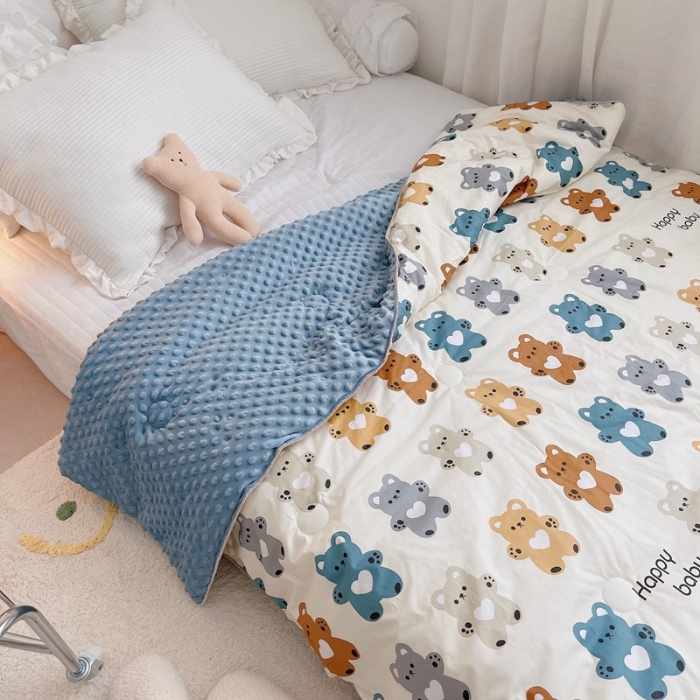 91家纺网 家纺一手货源 找家纺 星期八 2021新款韩国超ins进口安抚豆豆被子春秋被 七彩熊