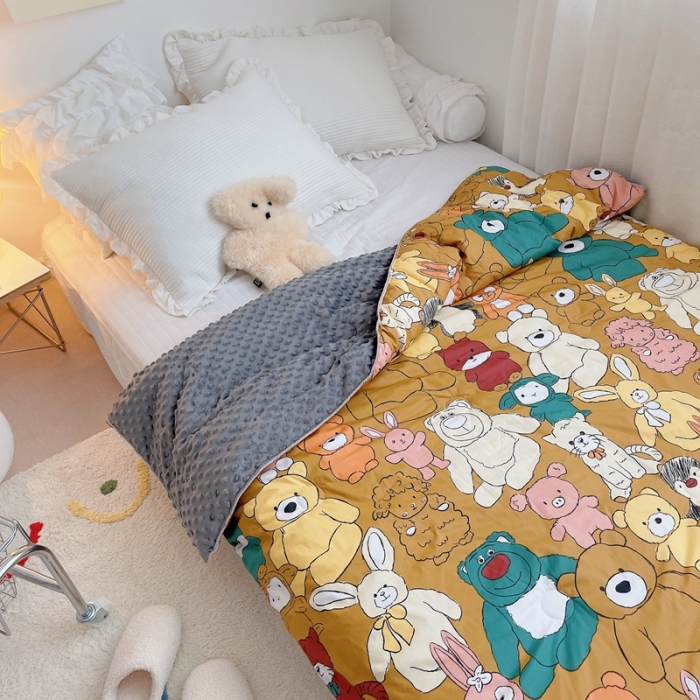 91家纺网 家纺一手货源 找家纺 星期八 2021新款韩国超ins进口安抚豆豆被子春秋被 熊出没