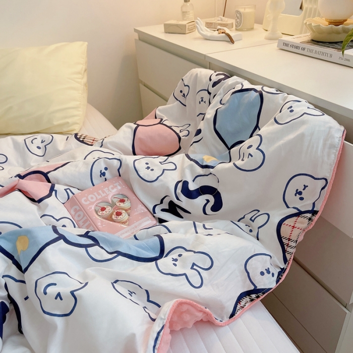 91家纺网 家纺一手货源 找家纺 星期八 2021新款韩国超ins进口安抚豆豆被子春秋被 kitty