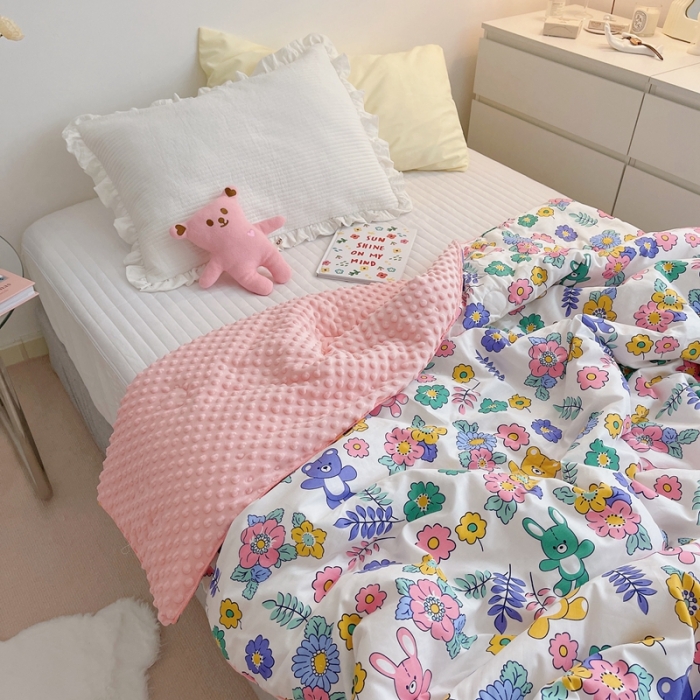 91家纺网 家纺一手货源 找家纺 星期八 2021新款韩国超ins进口安抚豆豆被子春秋被 快乐小兔