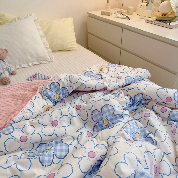 91家纺网 家纺一手货源 找家纺 星期八 2021新款韩国超ins进口安抚豆豆被子春秋被 蓝色小花