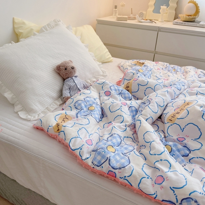 91家纺网 家纺一手货源 找家纺 星期八 2021新款韩国超ins进口安抚豆豆被子春秋被 蓝色小花