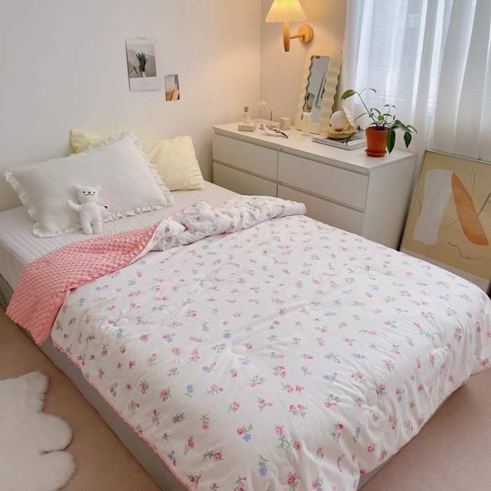 91家纺网 家纺一手货源 找家纺 星期八 2021新款韩国超ins进口安抚豆豆被子春秋被 玫瑰