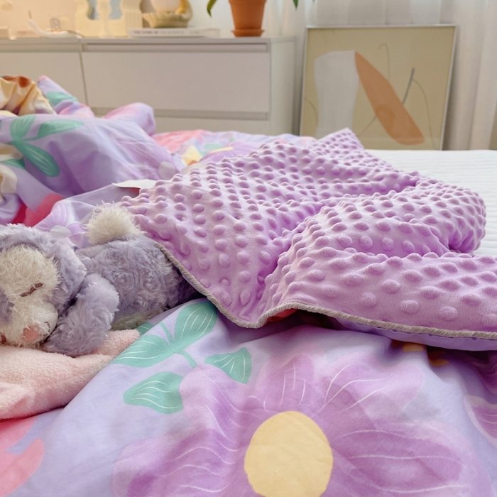 91家纺网 家纺一手货源 找家纺 星期八 2021新款韩国超ins进口安抚豆豆被子春秋被 紫色花