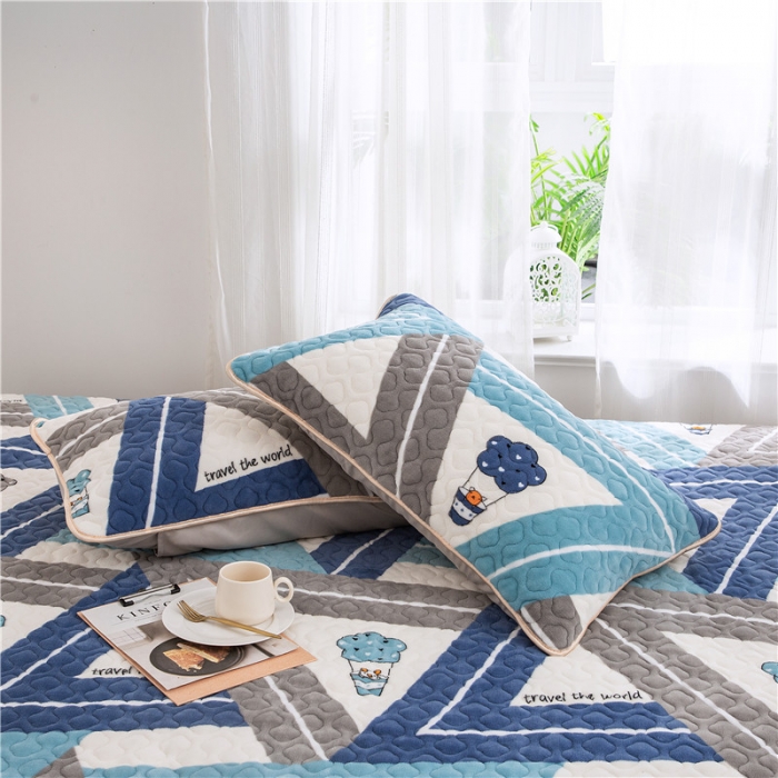 91家纺网 家纺一手货源 找家纺 美优兰2021新款加厚牛奶绒榻榻米垫床垫加厚床盖热气球蓝