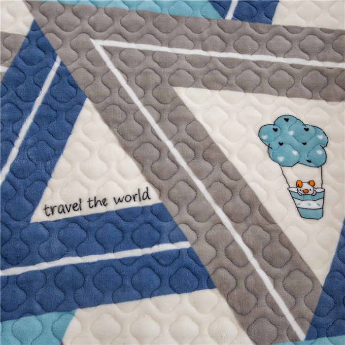 91家纺网 家纺一手货源 找家纺 美优兰2021新款加厚牛奶绒榻榻米垫床垫加厚床盖热气球蓝