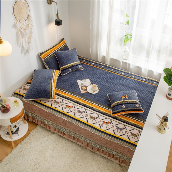 91家纺网 家纺一手货源 找家纺 美优兰2021新款加厚牛奶绒榻榻米垫床垫加厚床盖马德里蓝