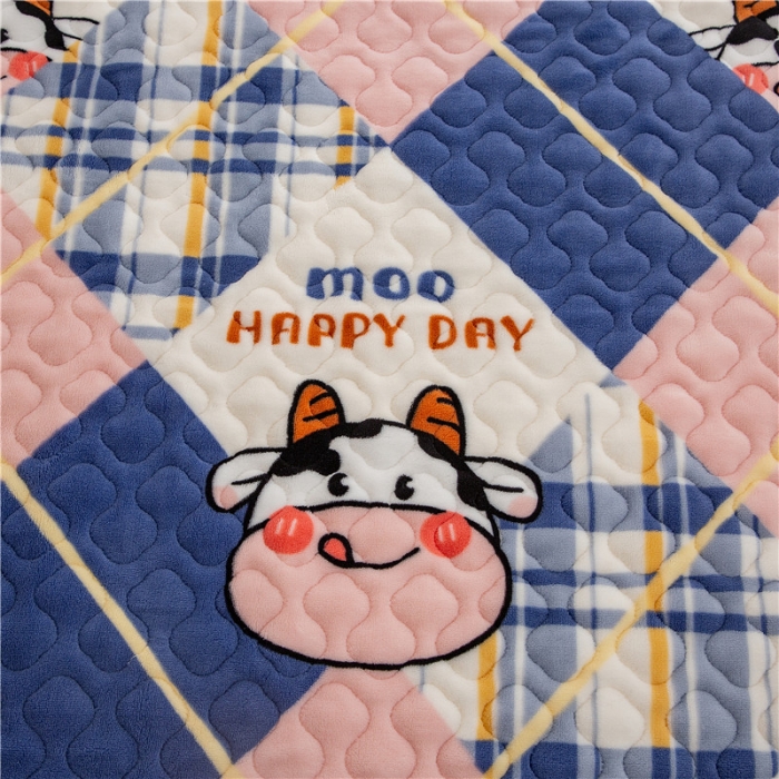 91家纺网 家纺一手货源 找家纺 美优兰2021新款加厚牛奶绒榻榻米垫床垫加厚床盖可爱小牛