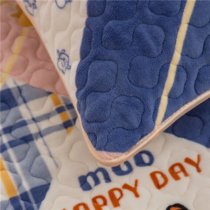 91家纺网 家纺一手货源 找家纺 美优兰2021新款加厚牛奶绒榻榻米垫床垫加厚床盖可爱小牛