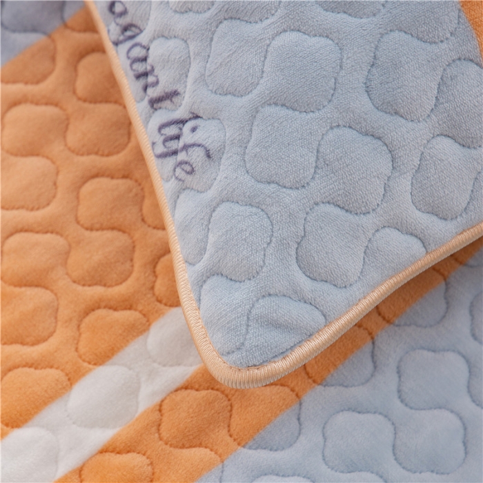 91家纺网 家纺一手货源 找家纺 （总）美优兰2021新款加厚牛奶绒榻榻米垫床垫加厚床盖