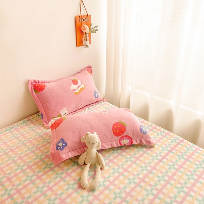 91家纺网 家纺一手货源 找家纺 沐棉 2021新款卡通牛奶绒四件套新拍 草莓小兔