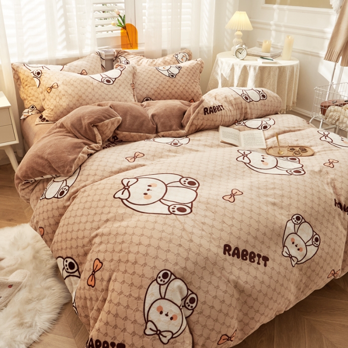 91家纺网 家纺一手货源 找家纺 佰亿莱 2024新款高克重牛奶绒印花四件套 彼得兔